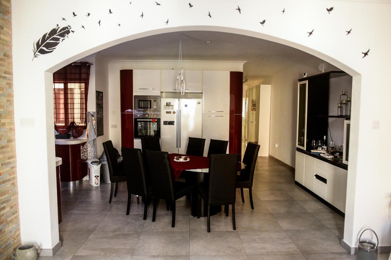 Modern And Homely Apartment In مارساسكالا المظهر الخارجي الصورة
